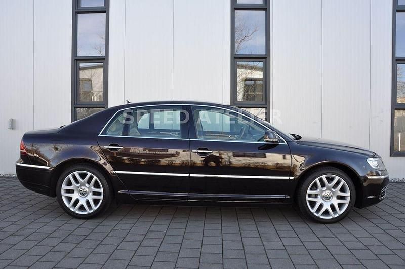 Gebraucht VW Phaeton 245 PS (180 kW) 2014 Violet Limousine
