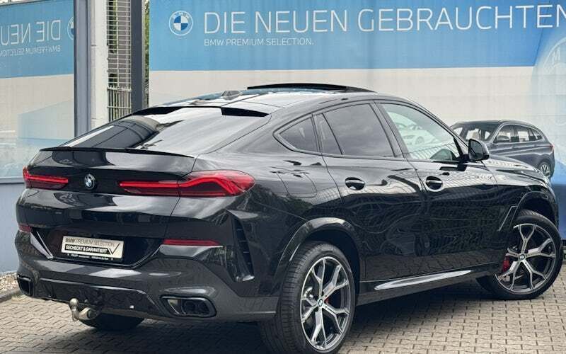 Gebraucht BMW X6 M Sport 381 PS (280 kW) 2024 Saphirschwarz metallic SUV