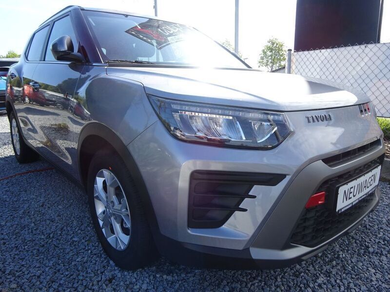 Grau Gebraucht 2024 Ssangyong (KGM) Tivoli Quartz SUV | 20.000 € (Fairer Preis) - Bild 1/4