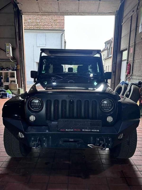 Gebraucht Jeep Wrangler Unlimited Sahara 284 PS (208 kW) 2013 Schwarz SUV