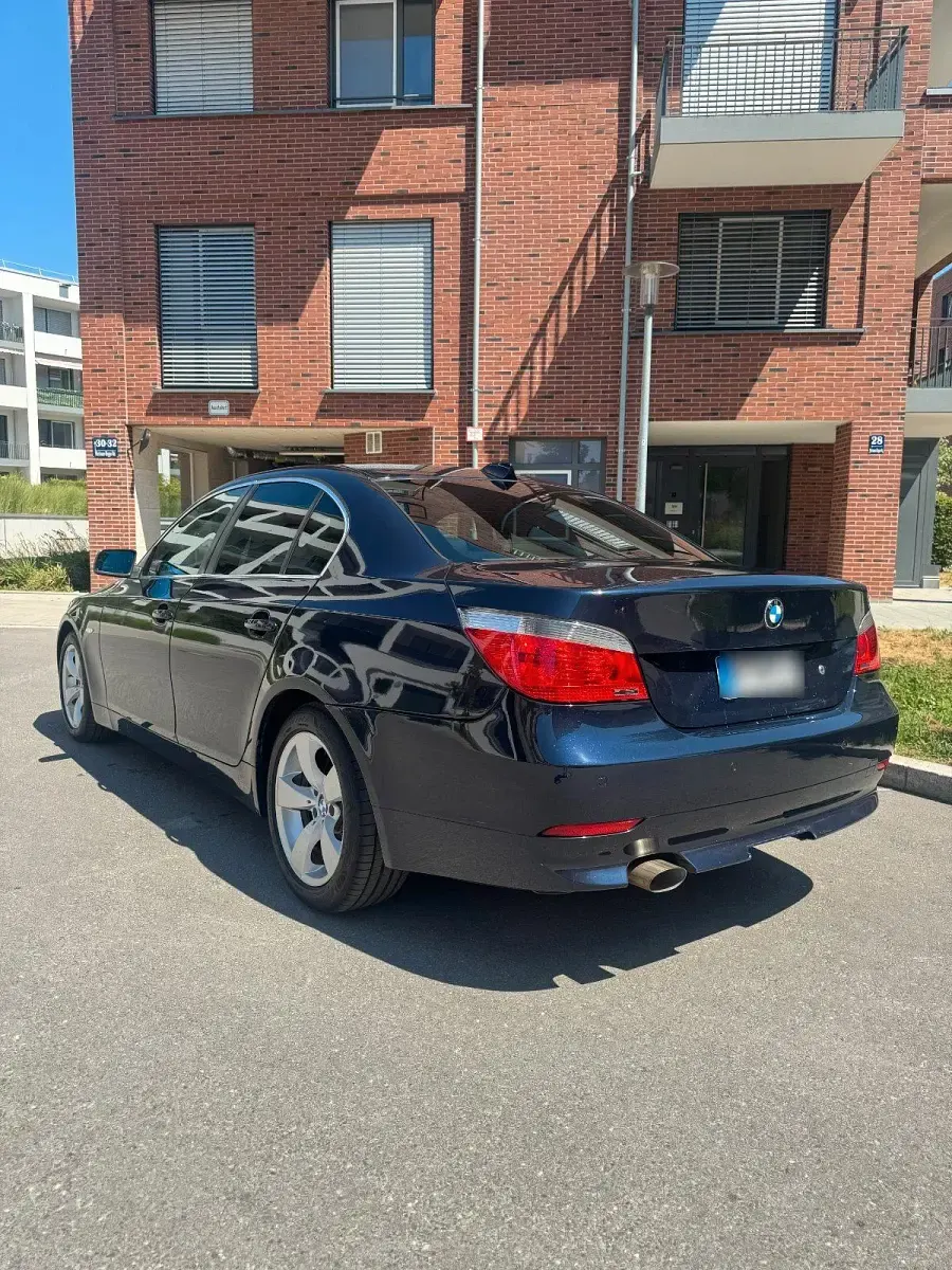 Gebraucht BMW 520 163 PS (119 kW) 2006 Blau Limousine