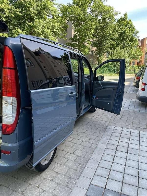 Blau Gebraucht 2007 Mercedes Viano Van / Kleinbus | 7.500 € (Fairer Preis) - Bild 1/4
