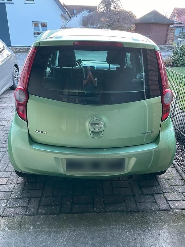Gebraucht Opel Agila 65 PS (47 kW) 2009 Grün Kleinwagen