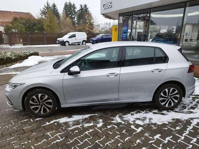 Gebraucht VW Golf VIII Life 131 PS (96 kW) 2024 Grau Limousine