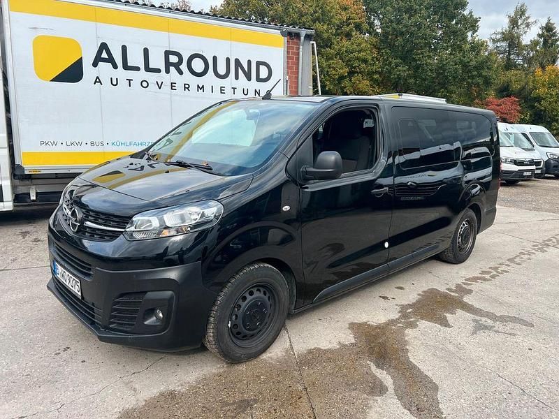 Schwarz Gebraucht 2021 Opel Vivaro Van / Kleinbus | 23.669 € - Bild 1/4