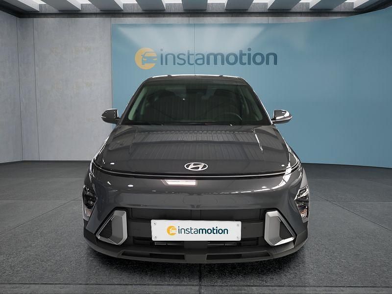 Neu Hyundai Kona 101 PS (74 kW) 2025 Grau SUV