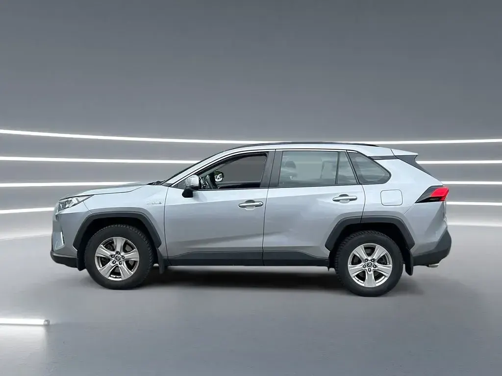 Gebraucht Toyota RAV4 Hybrid 222 PS (163 kW) 2021 Silber SUV