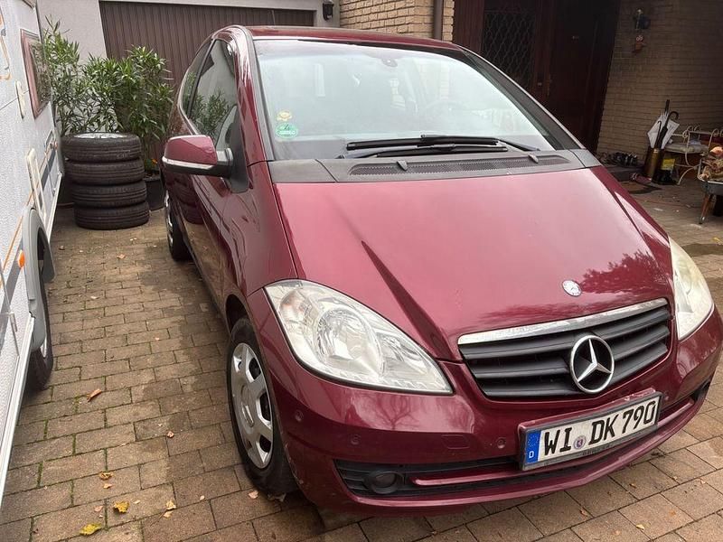 Rot Gebraucht 2008 Mercedes A150 Van / Kleinbus | 1.950 € (Guter Preis) - Bild 1/4