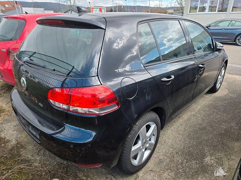 Gebraucht VW Golf VI Team 105 PS (77 kW) 2011 Schwarz Kleinwagen