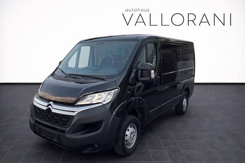 Grau Gebraucht 2022 Citroën Jumper Start Van / Kleinbus | 19.990 € (Fairer Preis) - Bild 1/3