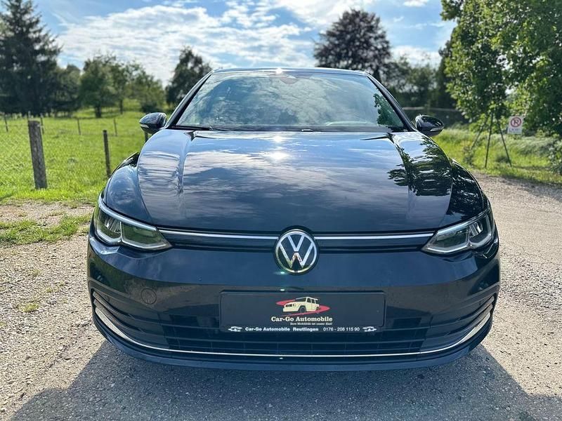 Schwarz Gebraucht 2023 VW Golf VIII Move Limousine | 21.000 € (Fairer Preis) - Bild 1/4