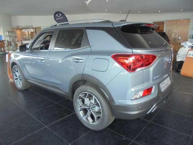Neu KGM Korando Quartz 163 PS (119 kW) 2025 Grau SUV