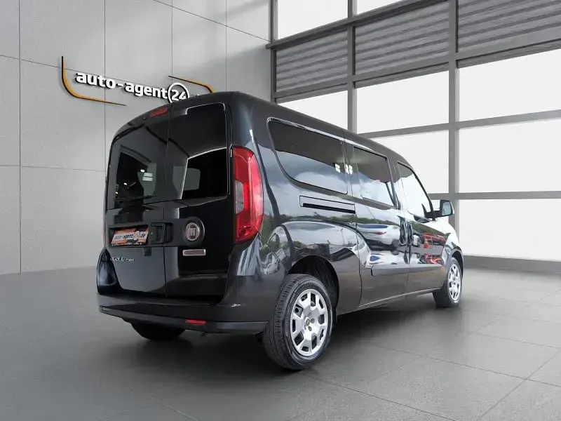 Gebraucht Fiat Doblò 120 PS (88 kW) 2022 Schwarz metallic Van / Kleinbus
