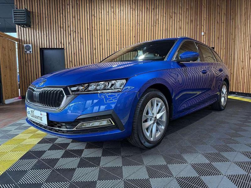 Blau Gebraucht 2021 Skoda Octavia Style Kombi | 20.750 € (Fairer Preis) - Bild 1/4