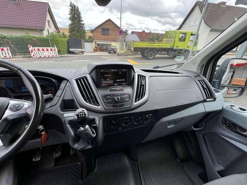 Gebraucht Ford Transit Trend 131 PS (96 kW) 2017 Silber Van / Kleinbus