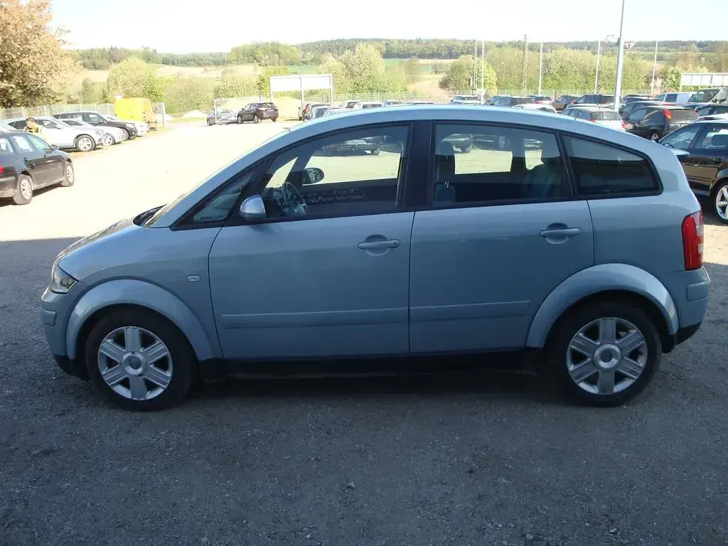 Usata Audi A2 75 CV (55 kW) 2002 Blu Utilitaria