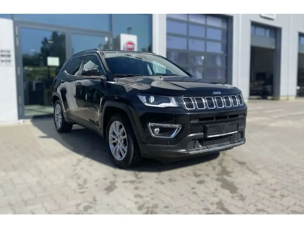 Gebraucht Jeep Compass Limited 150 PS (110 kW) 2020 Carbon black metallic clear co SUV