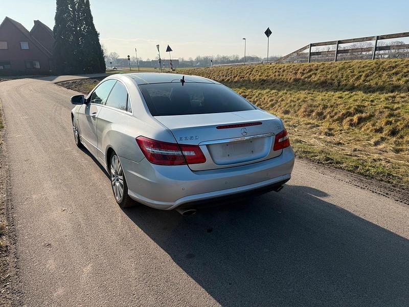 Gebraucht Mercedes E350 231 PS (169 kW) 2009 Coupé