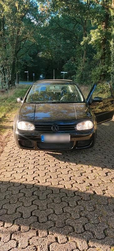 Schwarz Gebraucht 2000 VW Golf IV Coupé | 2.300 € (Etwas zu teuer) - Bild 1/4