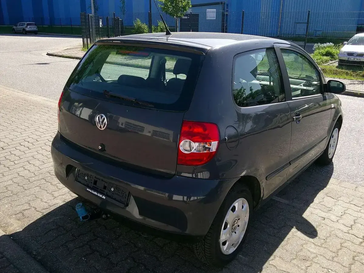 Gebraucht VW Fox Refresh 54 PS (39 kW) 2009 Grau Kleinwagen