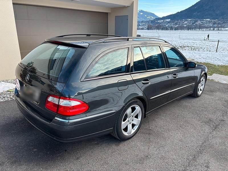 Gebraucht Mercedes E500 Avantgarde 306 PS (225 kW) 2004 Grau Kombi