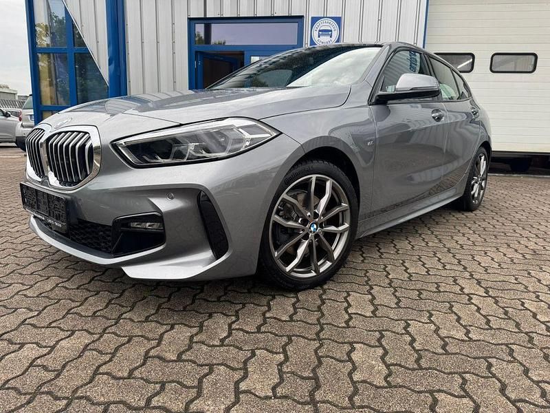 Grau Gebraucht 2023 BMW 118 M Sport Kleinwagen | 25.999 € (Fairer Preis) - Bild 1/4