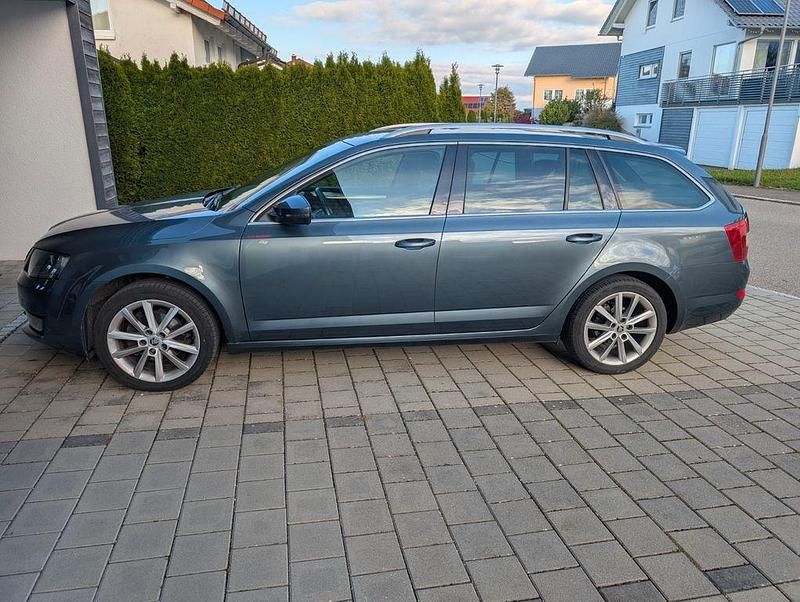 Gebraucht Skoda Octavia Style 150 PS (110 kW) 2015 Grau Kombi