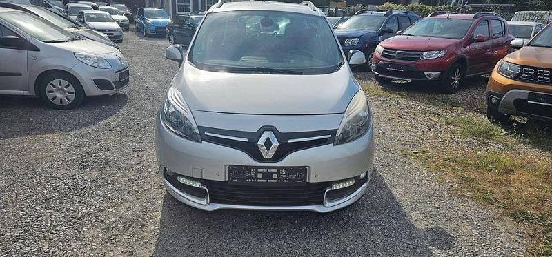 Grau Gebraucht 2013 Renault Scénic III Bose Edition Van / Kleinbus | 4.290 € (Fairer Preis) - Bild 1/4