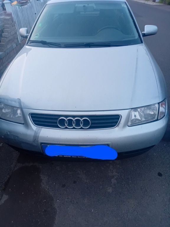 Silber Gebraucht 2000 Audi A3 Ambiente Limousine | 890 € (Superpreis) - Bild 1/4