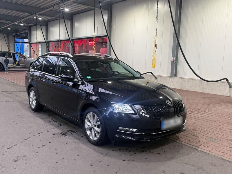 Second-hand Skoda Octavia Style 150 CP (110 kW) 2019 Negru Break