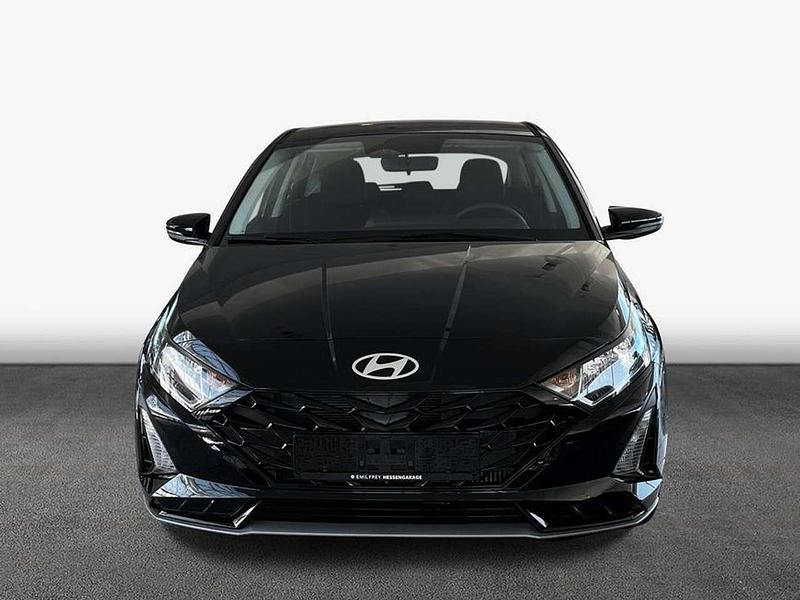 Gebraucht Hyundai i20 Select 101 PS (74 kW) 2024 Schwarz Limousine