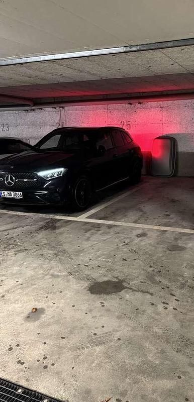 Gebraucht Mercedes GLC300 258 PS (189 kW) 2023 Schwarz SUV