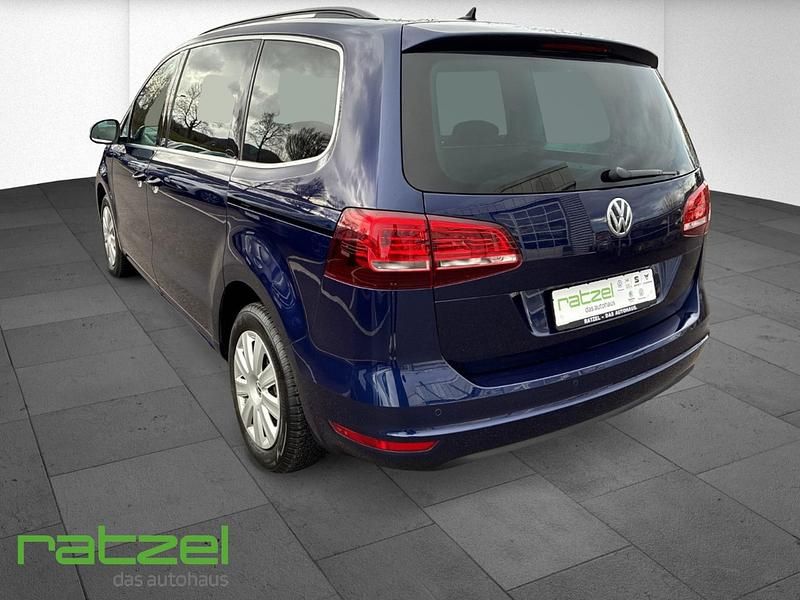 Gebraucht VW Sharan Comfortline 150 PS (110 kW) 2018 Blau Van / Kleinbus