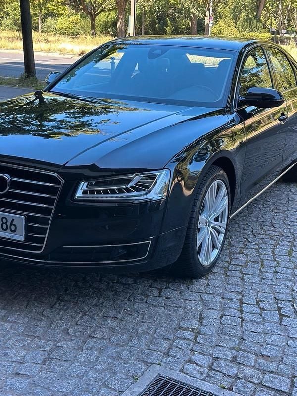 Schwarz Gebraucht 2014 Audi A8 Comfort Limousine | 23.500 € (Guter Preis) - Bild 1/4