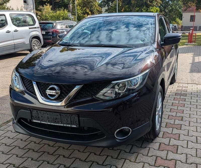 Violet Gebraucht 2015 Nissan Qashqai Acenta SUV | 8.800 € (Fairer Preis) - Bild 1/4
