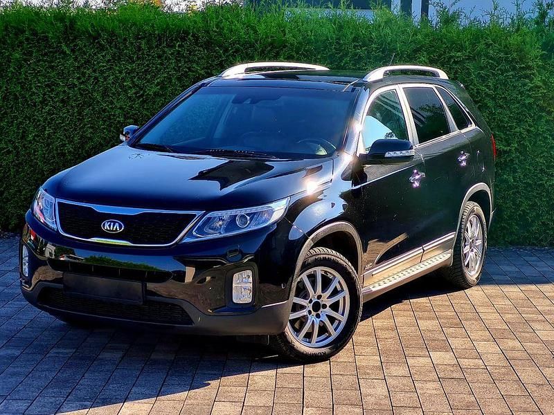 Schwarz Gebraucht 2013 Kia Sorento Spirit SUV | 13.945 € (Etwas zu teuer) - Bild 1/4