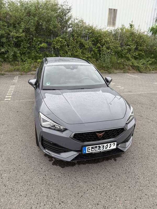 Grau Gebraucht 2023 Cupra Leon Kombi | 24.999 € (Superpreis) - Bild 1/4
