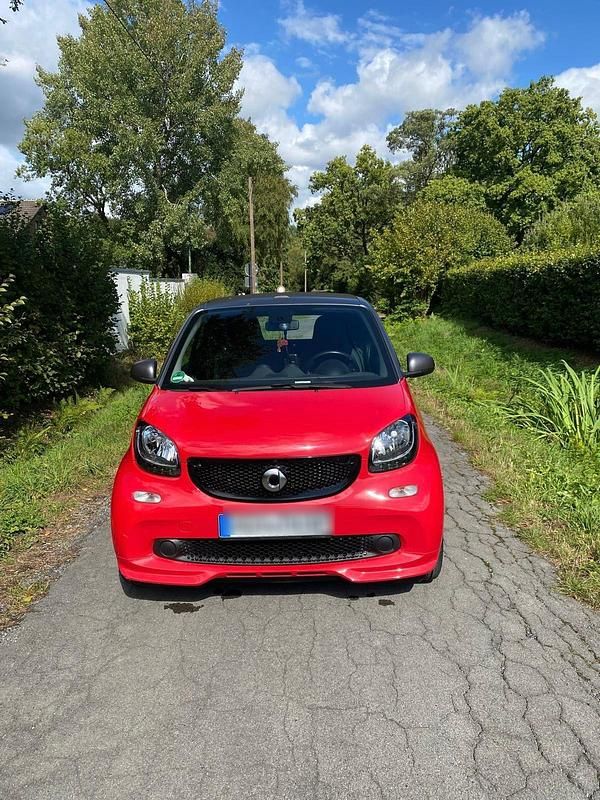 Rot Gebraucht 2017 Smart ForTwo Coupé Brabus Cabrio | 12.800 € (Guter Preis) - Bild 1/4