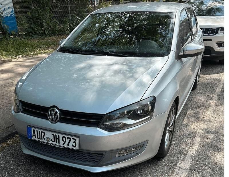 Grau Gebraucht 2010 VW Polo Team Limousine | 3.500 € (Guter Preis) - Bild 1/4