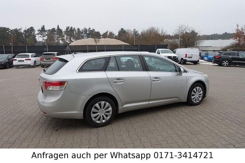 Gebraucht Toyota Avensis Edition 132 PS (97 kW) 2010 Silber Kombi