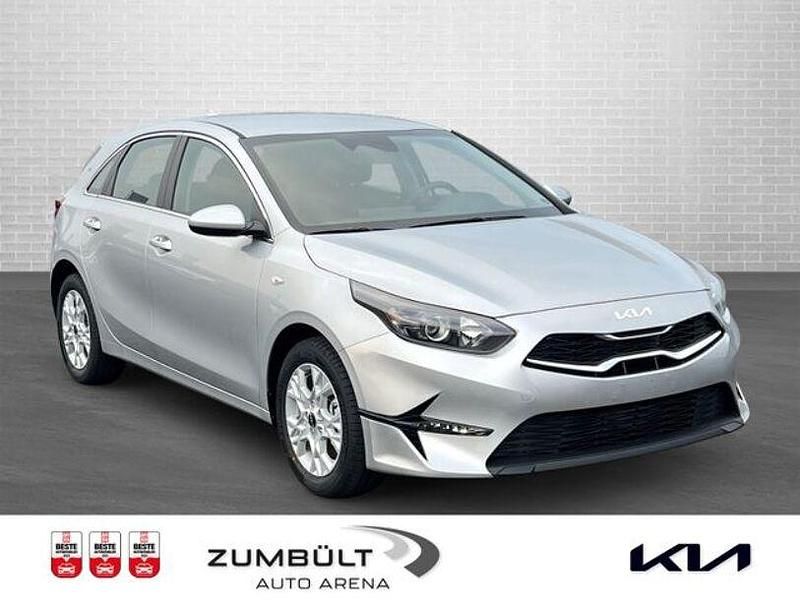 Gebraucht Kia Ceed Comfort 101 PS (74 kW) 2025 Silber ((kcs) sparkling silver m (silber)) Kleinwagen