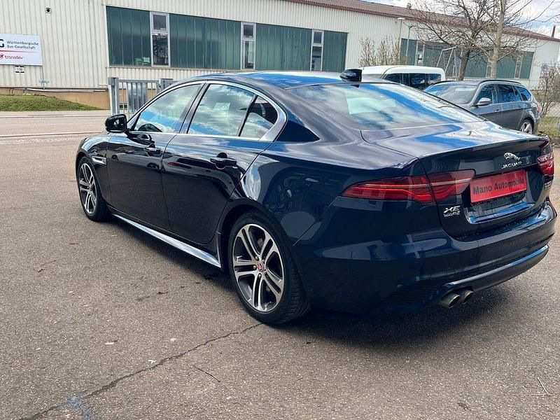 Gebraucht Jaguar XE R-Dynamic 179 PS (131 kW) 2020 Blau Limousine