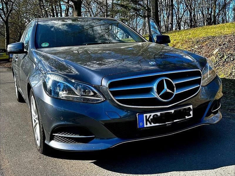 Gebraucht Mercedes E220 170 PS (125 kW) 2013 Grau Limousine