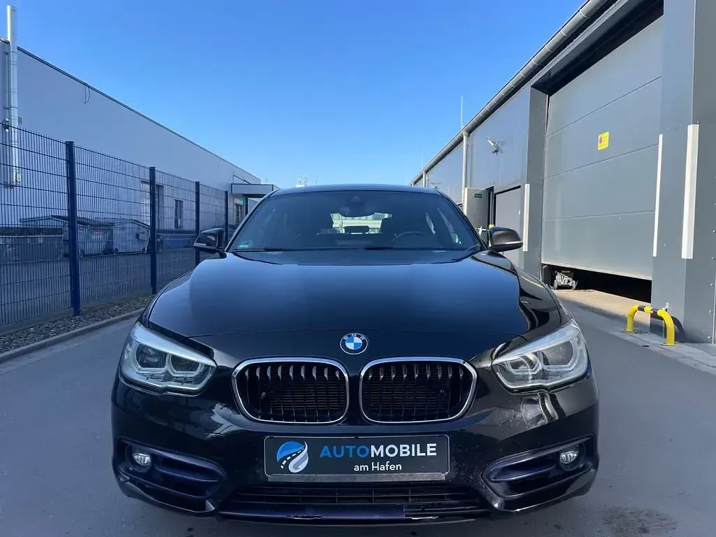 Gebraucht BMW 120 Sport Line 190 PS (139 kW) 2016 Schwarz Kleinwagen