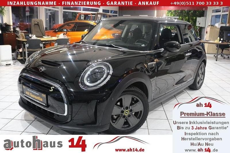 Gebraucht Mini Cooper S 135 kW (184 PS) 2022 Midnight black metallic Kleinwagen