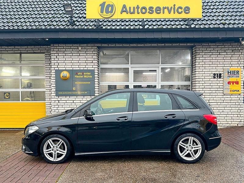 Gebraucht Mercedes B180 109 PS (80 kW) 2014 Schwarz Van / Kleinbus