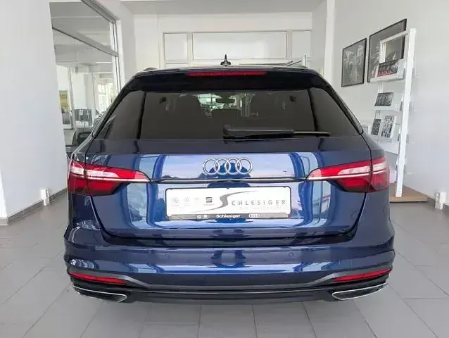 Gebraucht Audi A4 Advanced 163 PS (119 kW) 2023 Blau Kombi