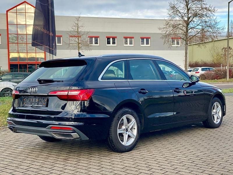 Gebraucht Audi A4 Sport 163 PS (119 kW) 2022 Schwarz Kombi