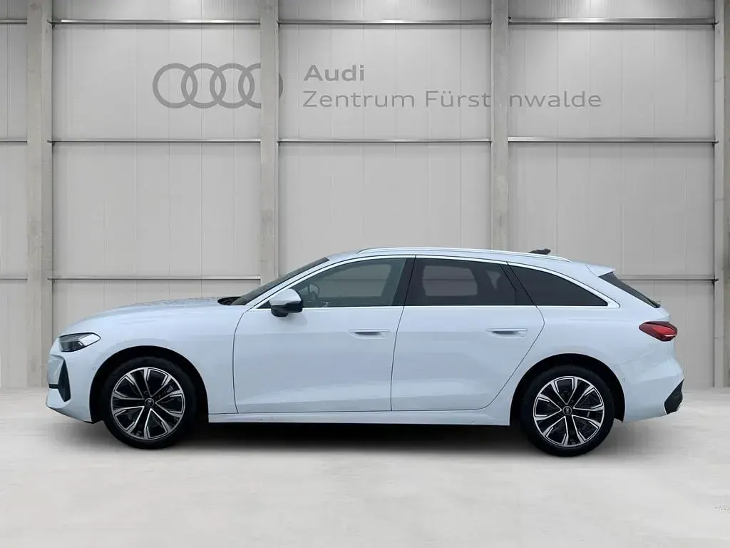 Gebraucht Audi A5 Sport 204 PS (150 kW) 2025 Gletscherweiß metallic Kombi