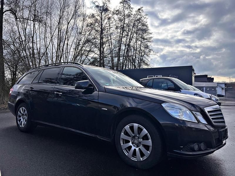 Gebraucht Mercedes E200 2010 Schwarz Kombi